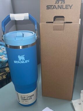 Stanley Blue Flip Straw Tumbler with Handle